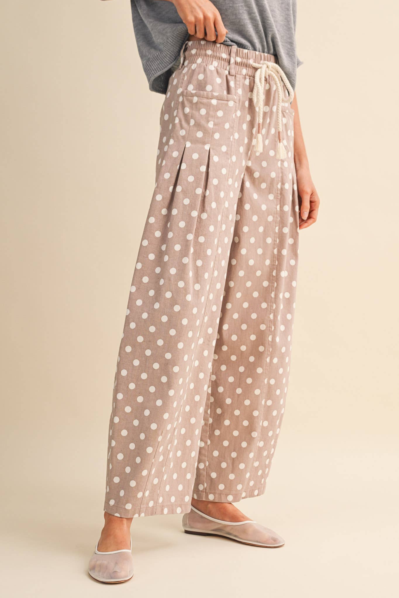 POLKA DOT PLEATED BARREL PANTS