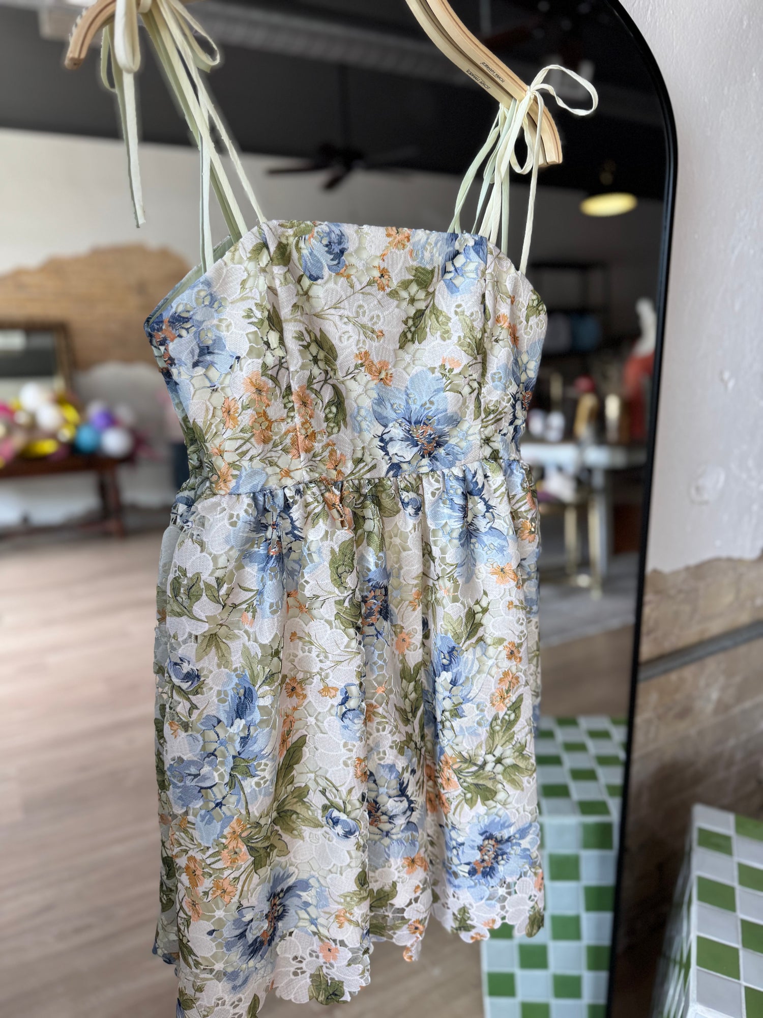 DRESSES