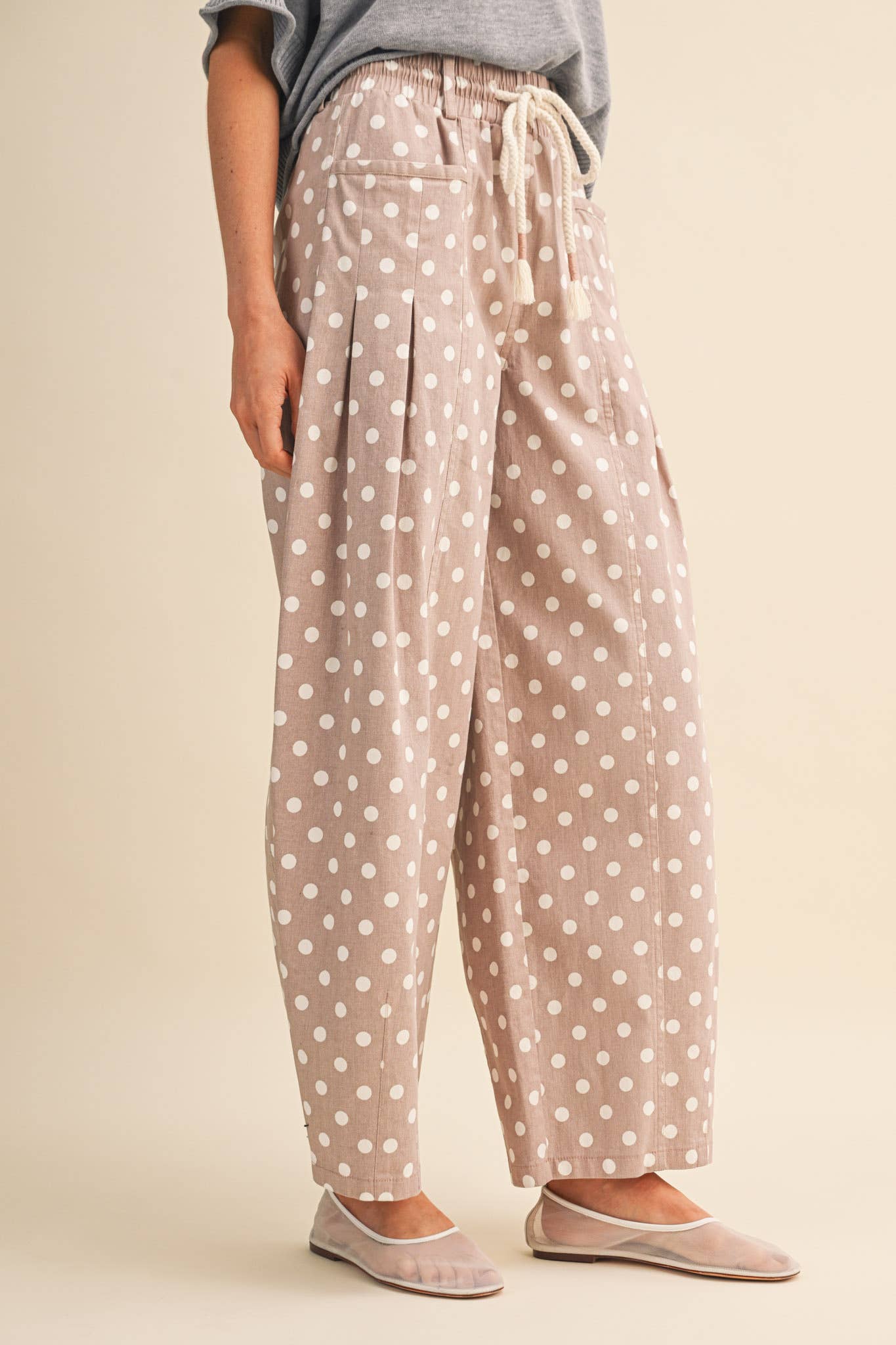 POLKA DOT PLEATED BARREL PANTS