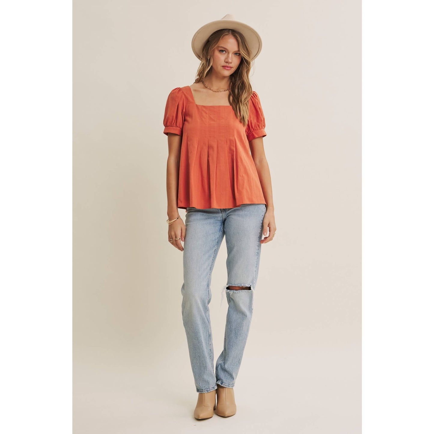 SUNDAY AIR PLEATED BLOUSE