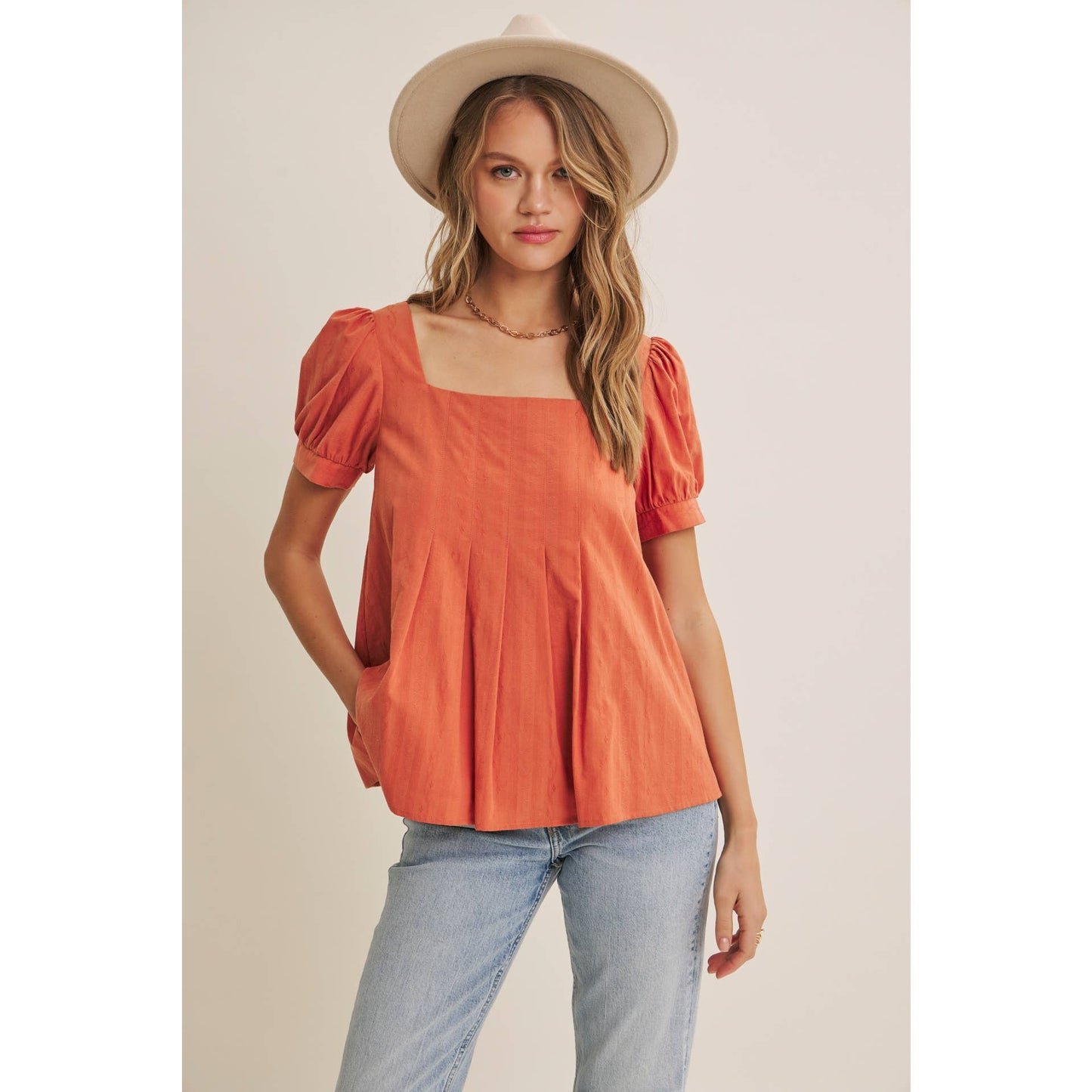 SUNDAY AIR PLEATED BLOUSE