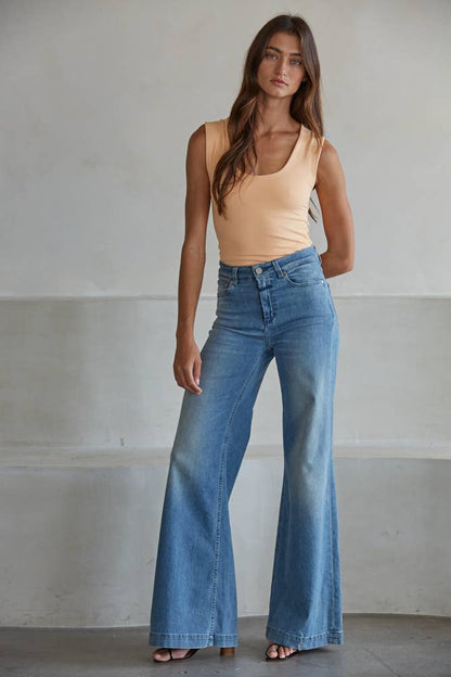 THE SEAMLESS TOP