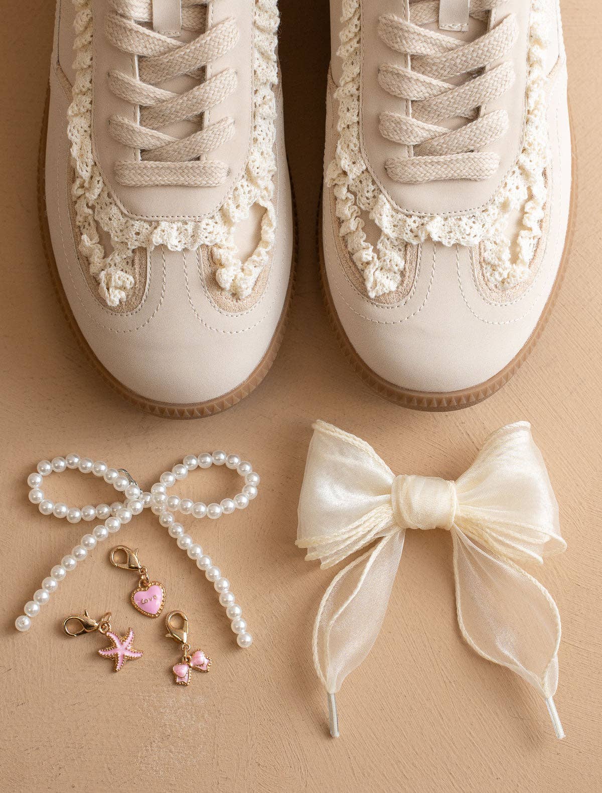 THE APRIL | Retro Sneaker