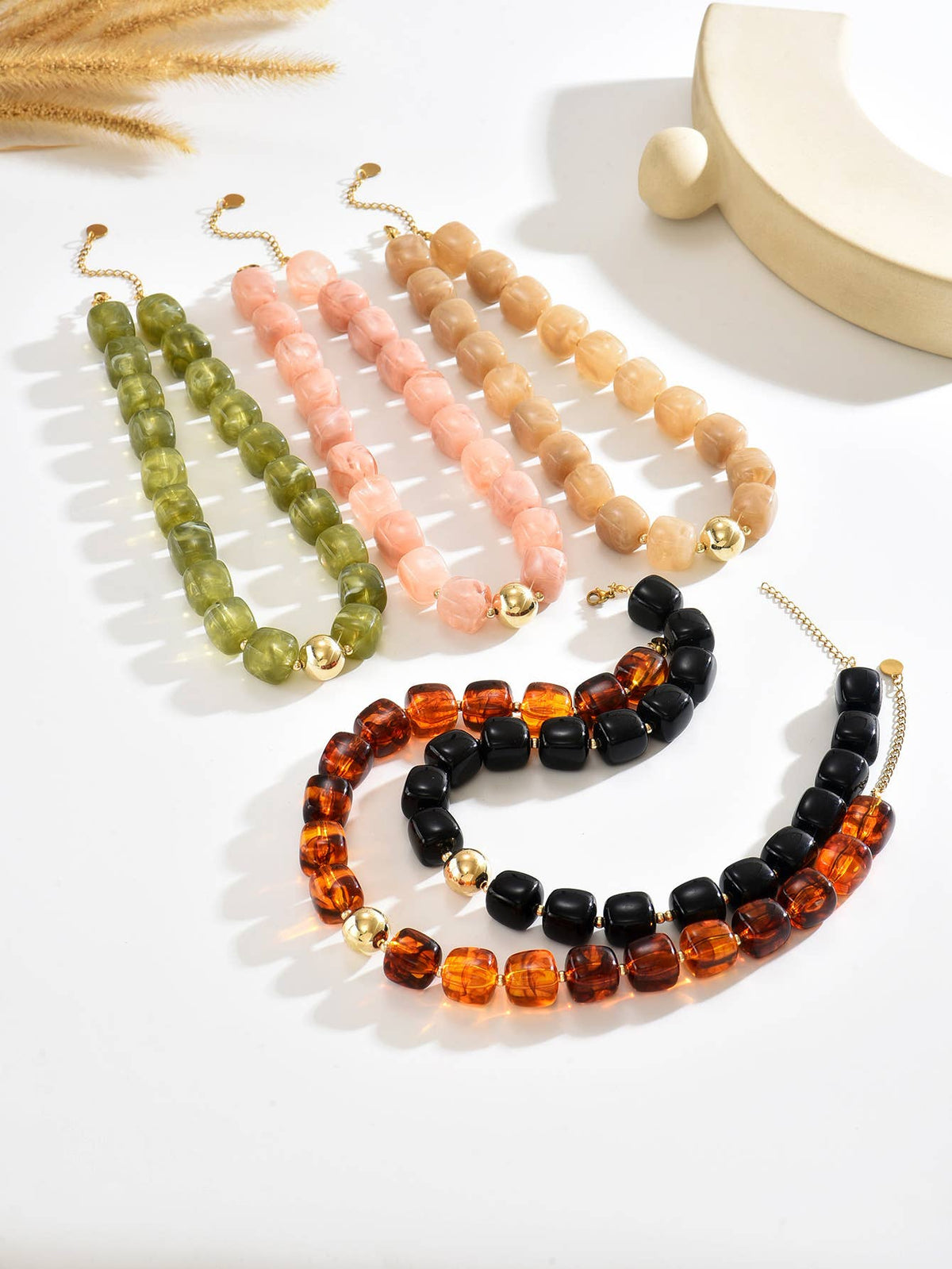GOLD DETAIL BEADED NECKLACE