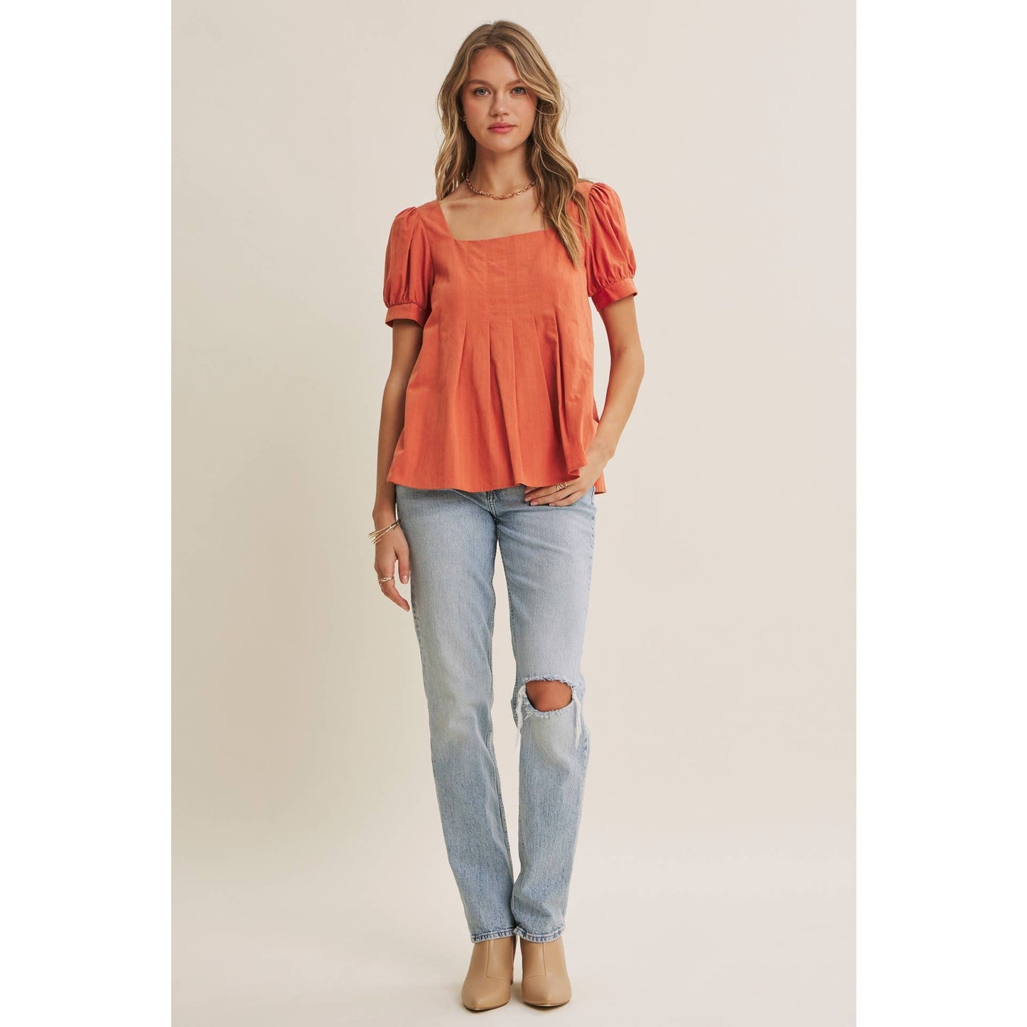 SUNDAY AIR PLEATED BLOUSE