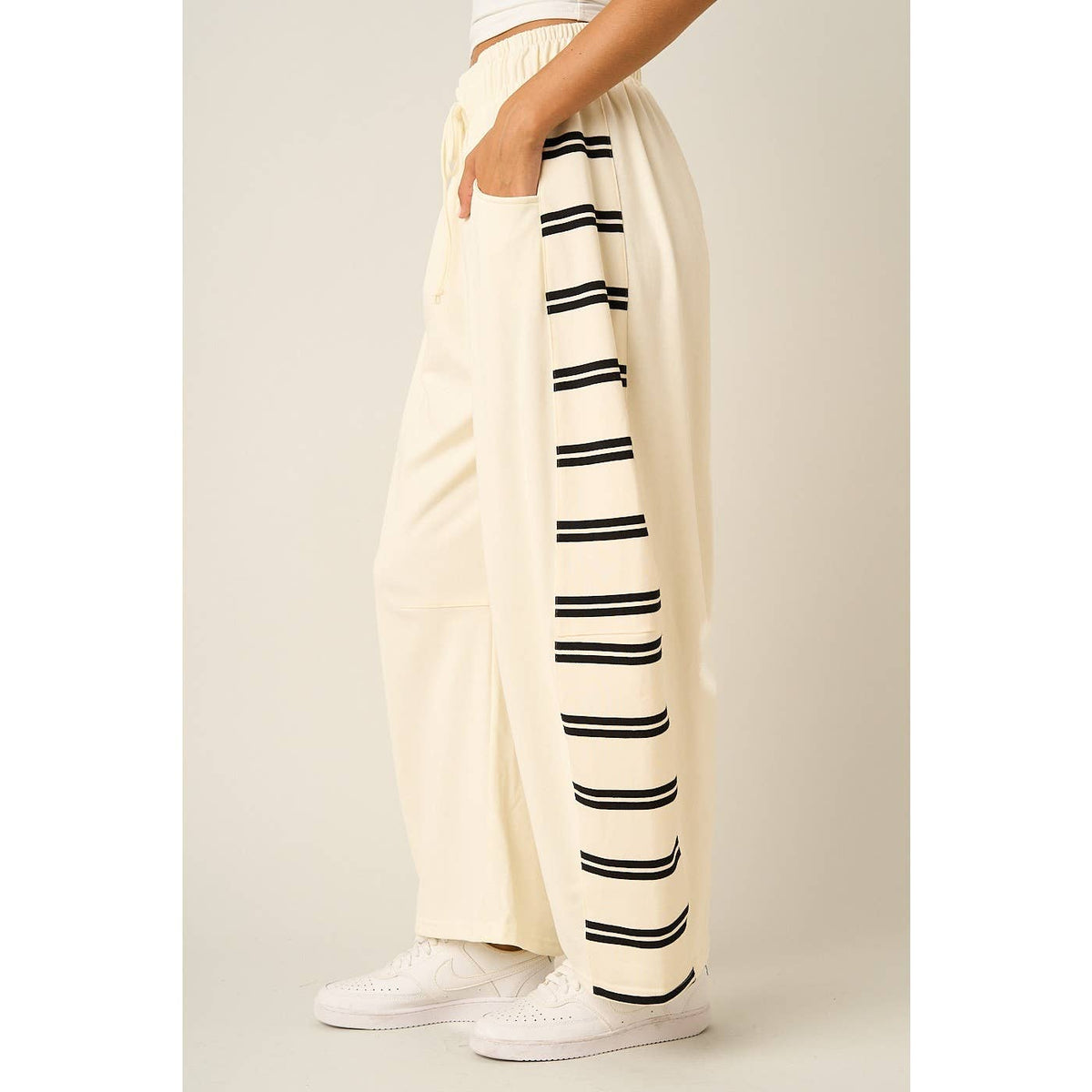 STRIPED SIDE BARREL SWEATS