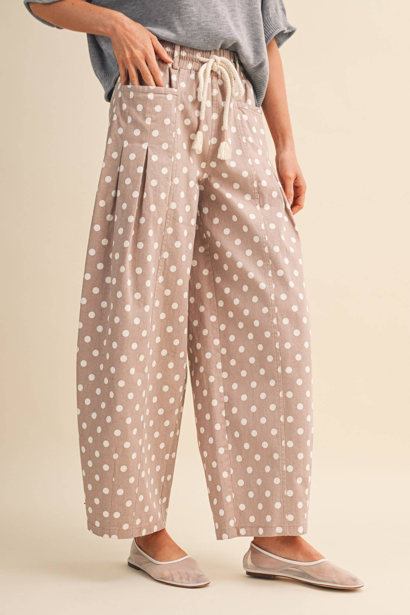 POLKA DOT PLEATED BARREL PANTS