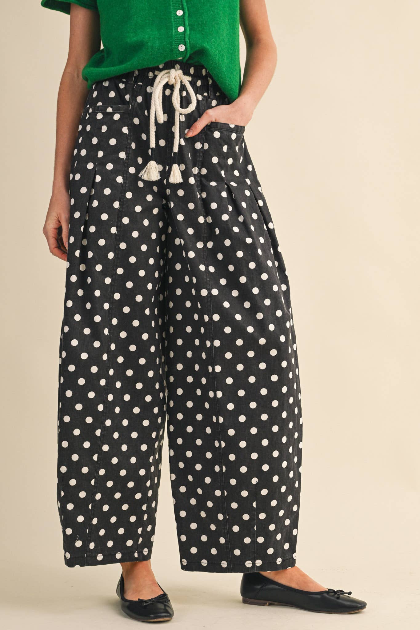 POLKA DOT PLEATED BARREL PANTS