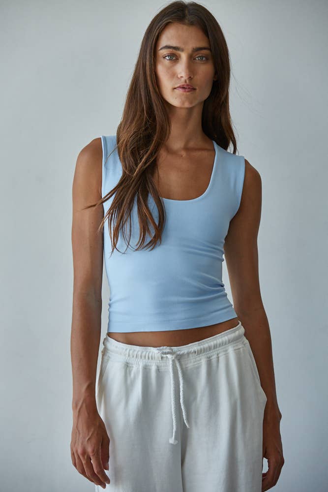 THE SEAMLESS TOP