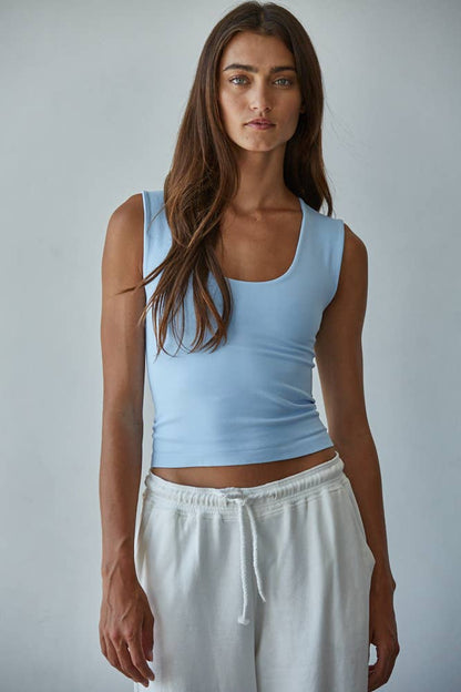 THE SEAMLESS TOP