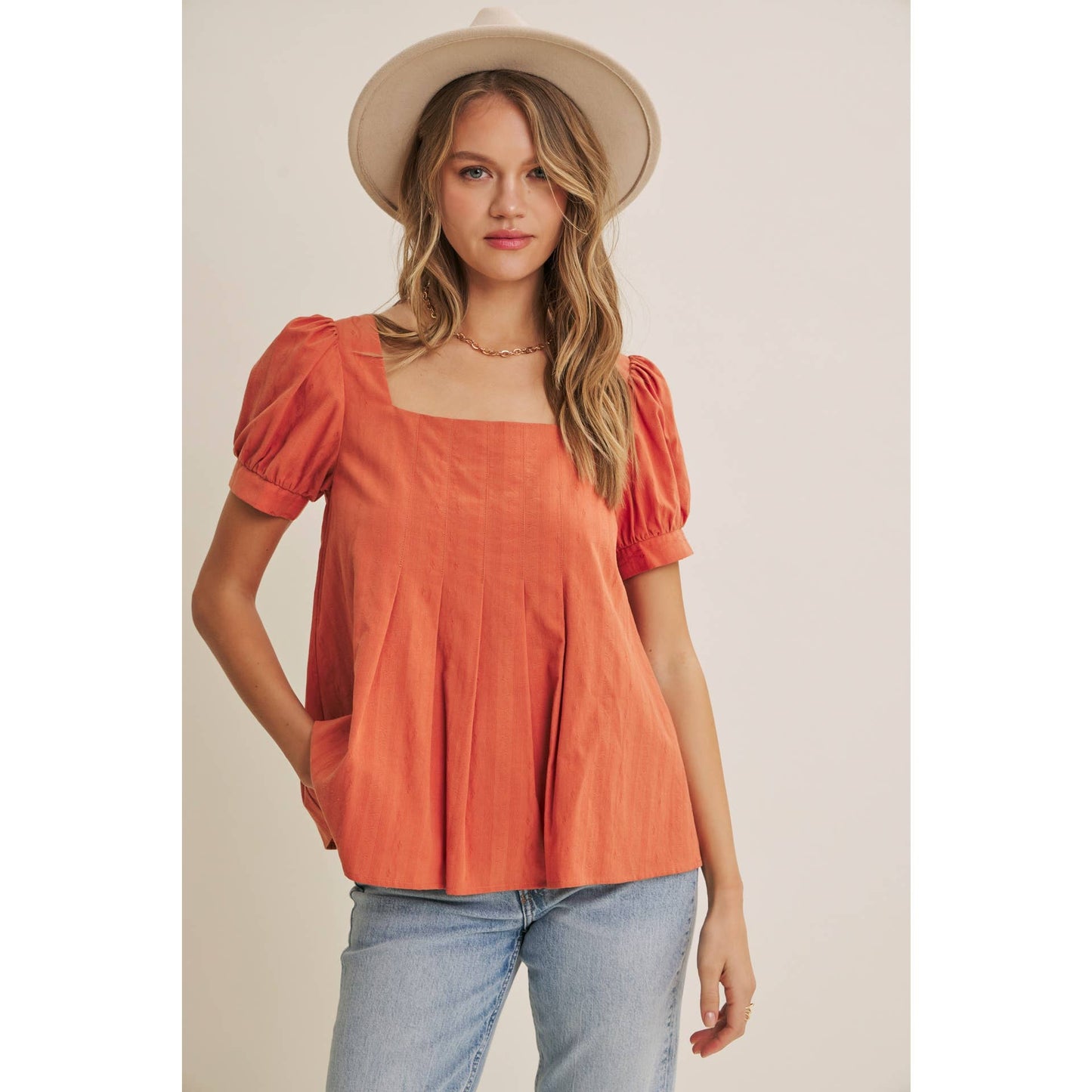 SUNDAY AIR PLEATED BLOUSE