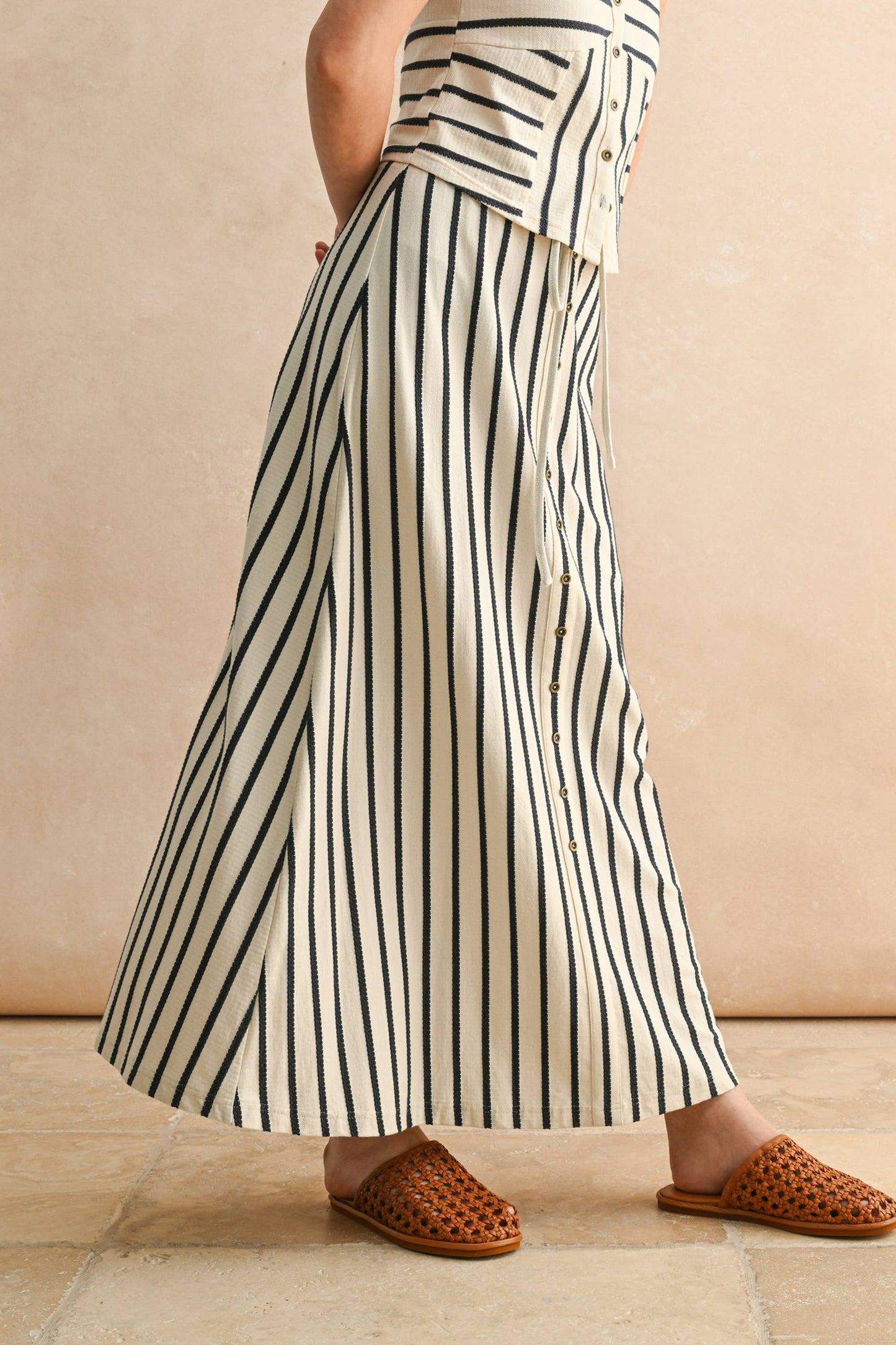 BUTTON FRONT STRIPED LONG SKIRT