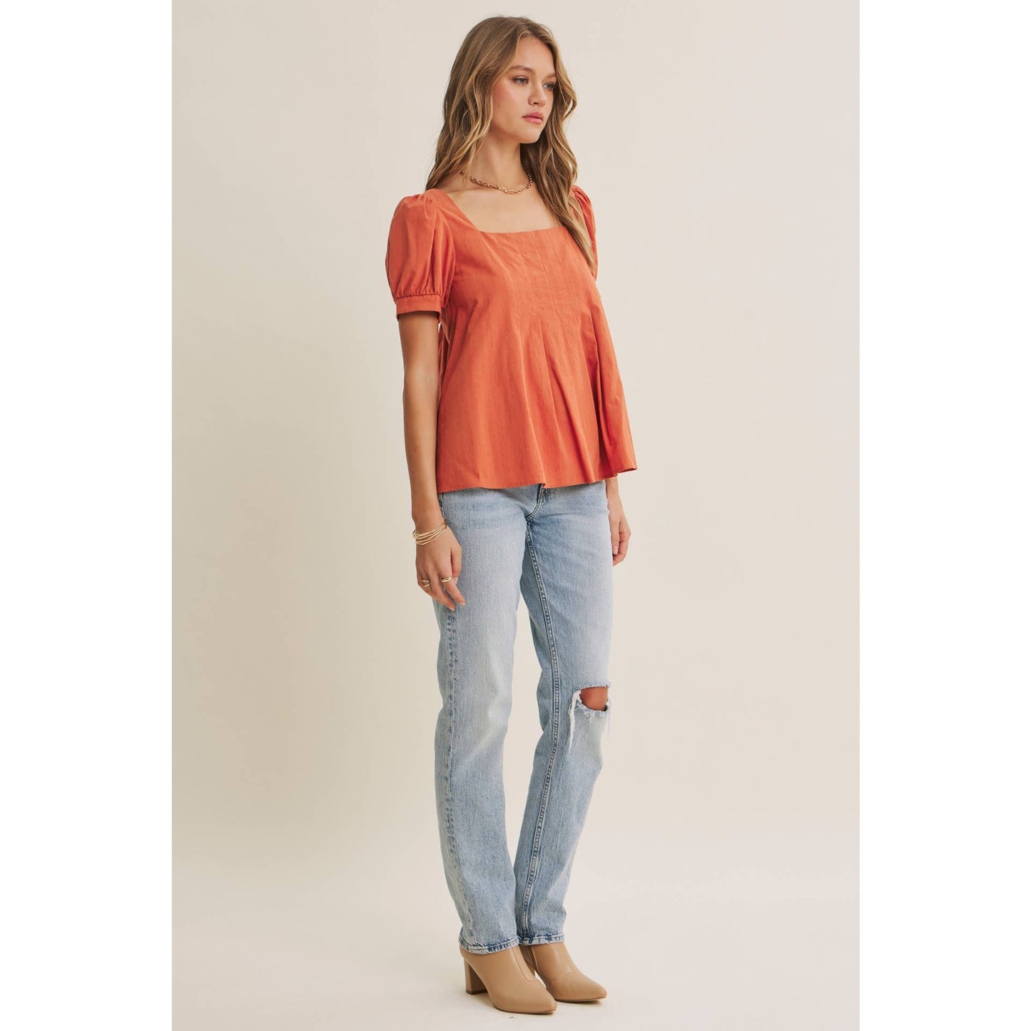 SUNDAY AIR PLEATED BLOUSE