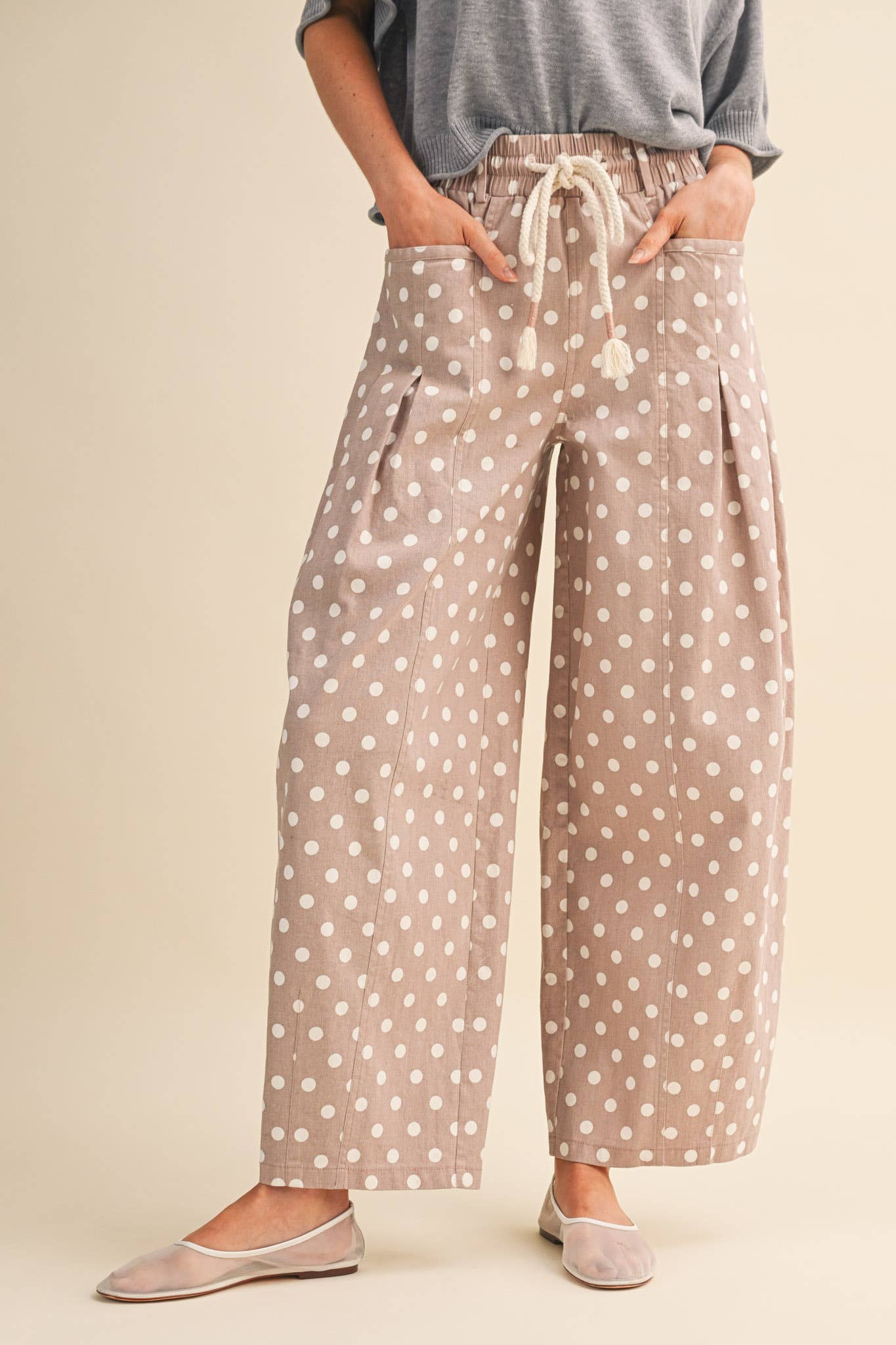 POLKA DOT PLEATED BARREL PANTS