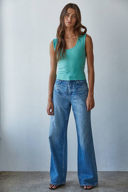 THE SEAMLESS TOP