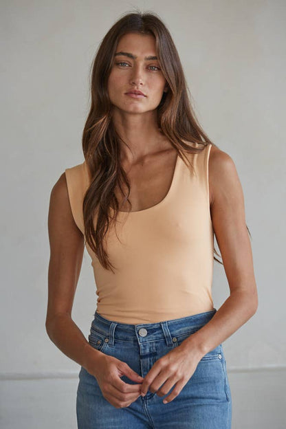 THE SEAMLESS TOP